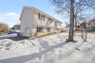 25 Clinton St in Middletown, NY - Building Photo - Building Photo