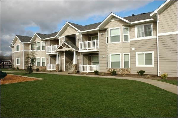 Park Creek Village in Farmersville, CA - Foto de edificio - Building Photo