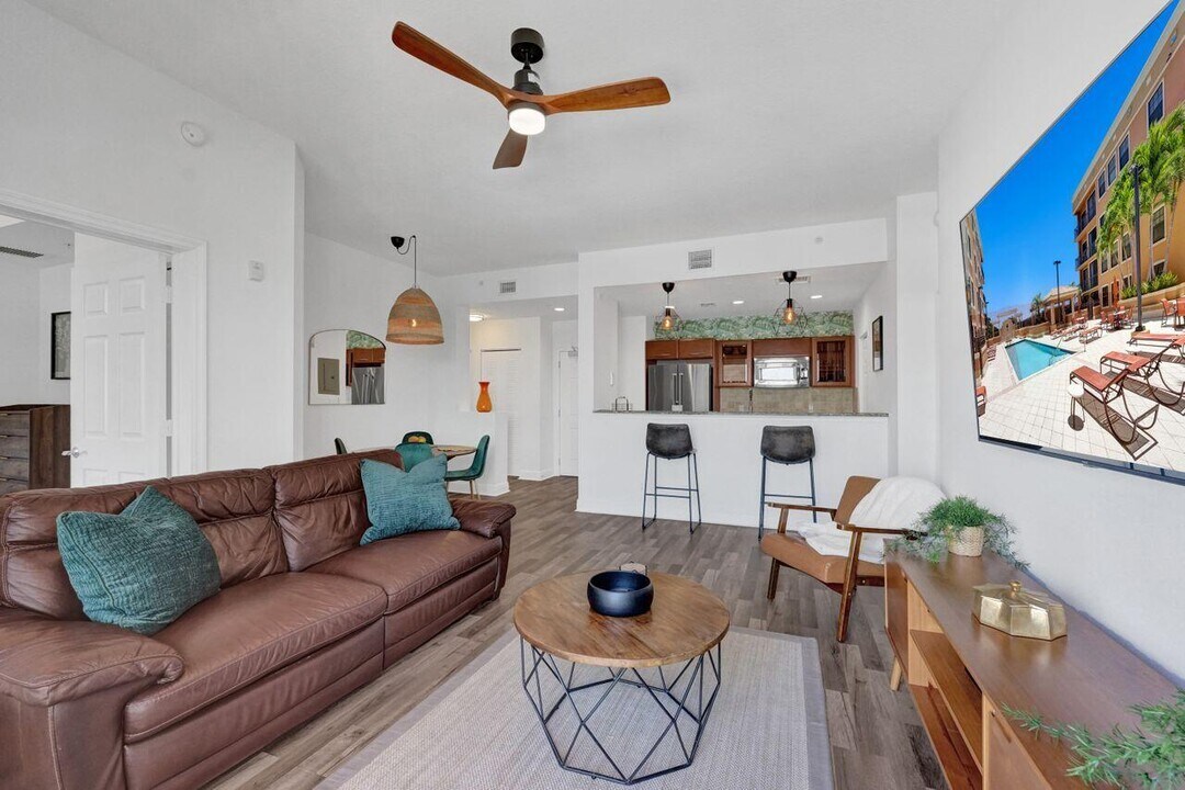 511 Lucerne Ave in Lake Worth Beach, FL - Building Photo
