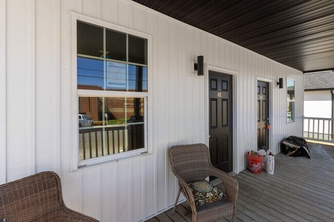 405 Novelty St-Unit -405 Novelty St in Altavista, VA - Building Photo - Building Photo