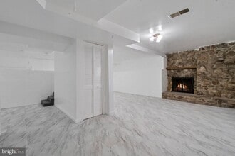 12901 Ardennes Ave in Rockville, MD - Foto de edificio - Building Photo