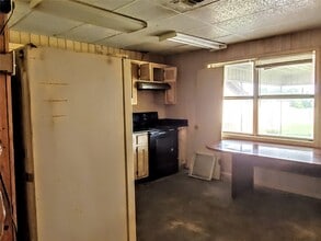 601 S Cochran St in Willis, TX - Building Photo - Building Photo