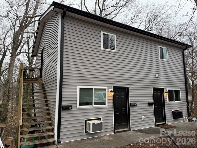 property at 435 3rd Ave Dr SE