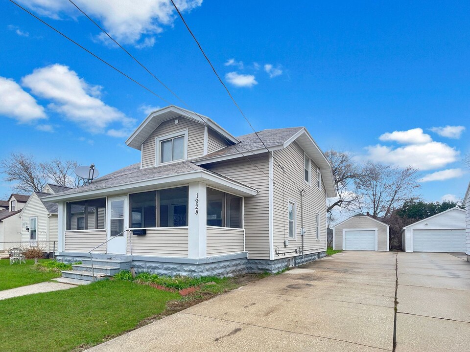1928 Alba Ave SW in Wyoming, MI - Foto de edificio