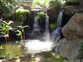 343 Hobron Ln in Honolulu, HI - Building Photo