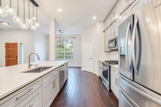 5712 Janabyrd Ln in Austin, TX - Building Photo - Building Photo