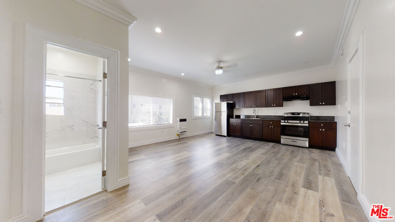 5522 Sierra Vista Ave in Los Angeles, CA - Building Photo
