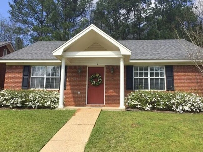 property at 113 Twin Oaks Cove