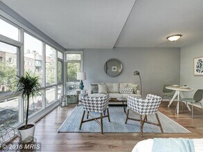 1545 18th Street Northwest, Unit #208 in Washington, DC - Foto de edificio - Building Photo