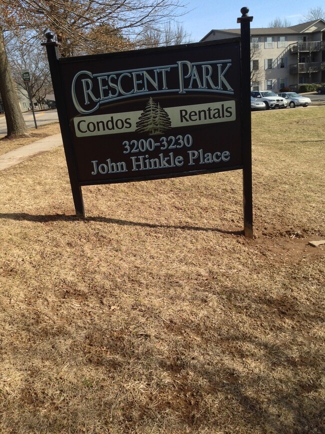 3200 E John Hinkle Pl, Unit D in Bloomington, IN - Building Photo - Building Photo