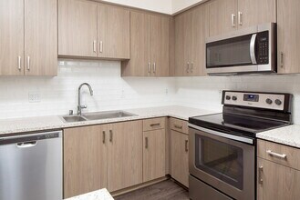 Vela on Ox in Woodland Hills, CA - Foto de edificio - Building Photo