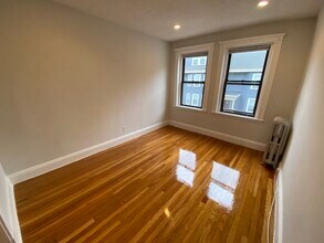 11 Elko St in Boston, MA - Foto de edificio - Building Photo