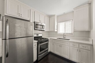 4104 E 7th St, Unit Unit 2 in Long Beach, CA - Foto de edificio - Building Photo