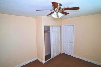 5081 N Pioneer Way in Las Vegas, NV - Building Photo - Building Photo
