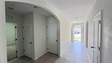 36110 Jenny Lynne Cir in Zephyrhills, FL - Building Photo - Building Photo