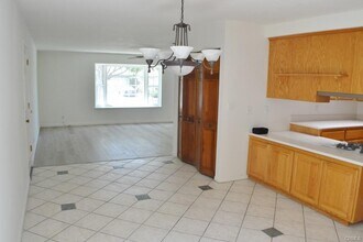 6051 Softwind Dr in Huntington Beach, CA - Building Photo - Building Photo