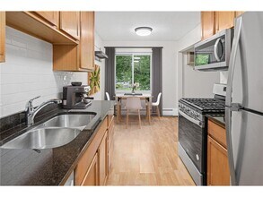 6901 Penn Ave S-Unit -202 in Minneapolis, MN - Building Photo - Building Photo