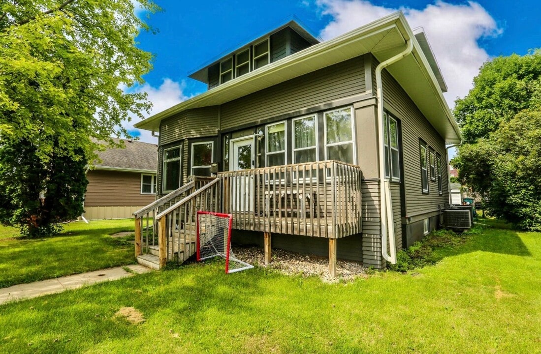 218 S Congress St in Aberdeen, SD - Building Photo