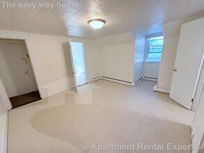 92 Pleasant St, Unit 3 in Cambridge, MA - Building Photo - Building Photo