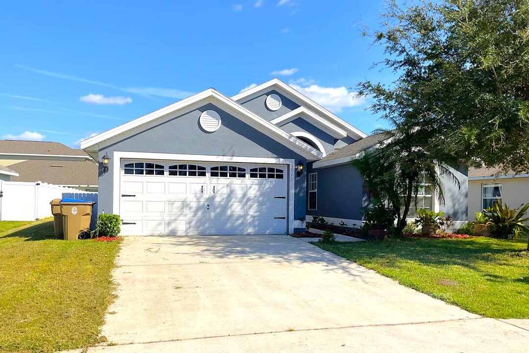 4011 Sunny Day Way in Kissimmee, FL - Building Photo