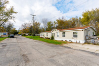 Belle Mobile Village in Belleville, MI - Foto de edificio - Building Photo