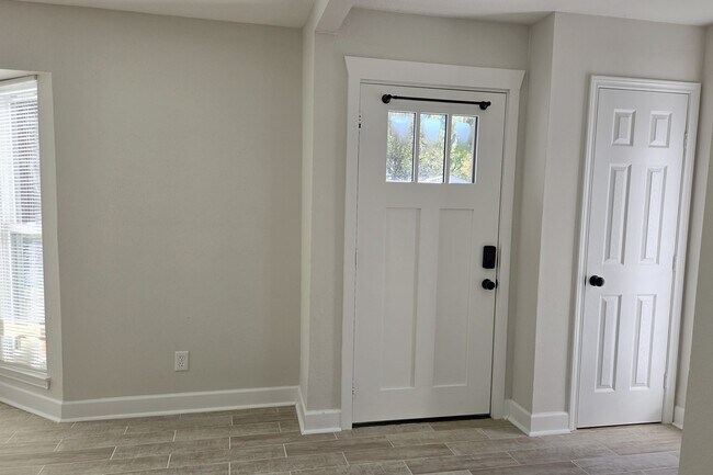 8822 Rowan Ln in Houston, TX - Foto de edificio - Building Photo