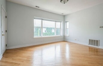 4650 N Saint Louis Ave, Unit 3C in Chicago, IL - Building Photo - Building Photo