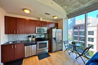 1601 Main St in Houston, TX - Building Photo - Building Photo