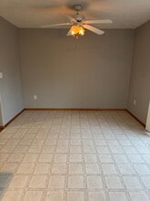 37513 Goldenrain St in Sandy, OR - Building Photo - Building Photo
