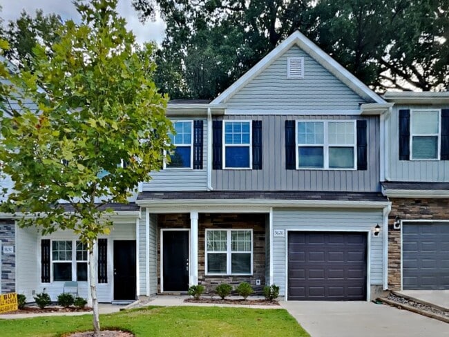 The Grove Residences in Charlotte, NC - Building Photo - Building Photo