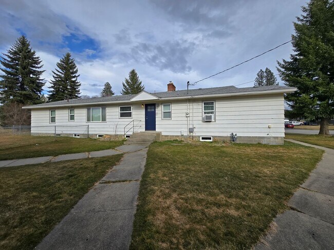 205 N Arnim Ave in Deer Park, WA - Building Photo - Building Photo