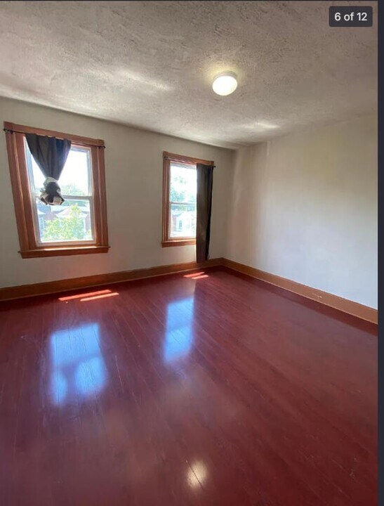 5323 Catharine St in Philadelphia, PA - Building Photo