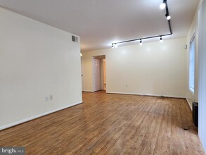6934 Hanover Pkwy in Greenbelt, MD - Building Photo - Building Photo