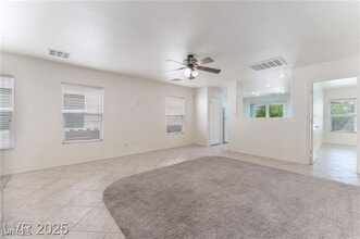 8872 W Perfect Diamond Ct in Las Vegas, NV - Foto de edificio - Building Photo