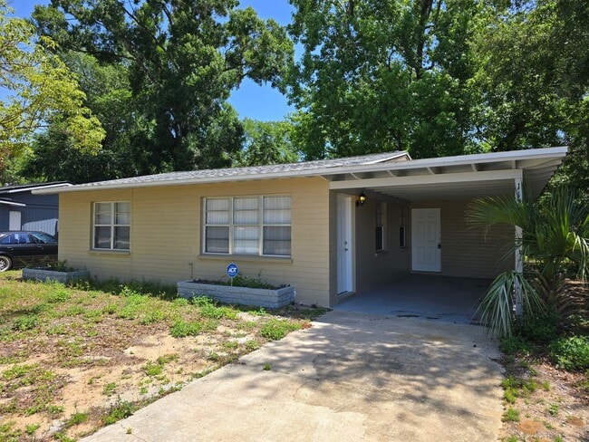property at 112 Palm Dr