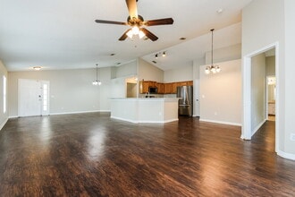 1207 Whitewood Way in Clermont, FL - Building Photo - Building Photo