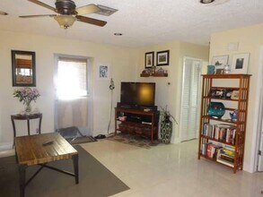 3202 NE 7th Pl in Pompano Beach, FL - Foto de edificio - Building Photo