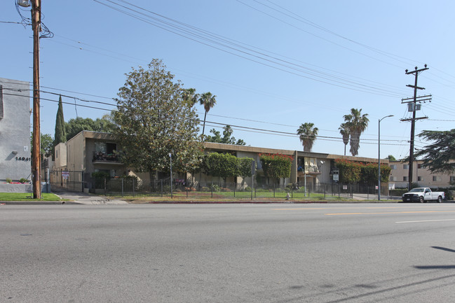 14931 Roscoe Blvd in Panorama City, CA - Building Photo - Building Photo