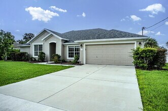 37 Burnside Dr in Palm Coast, FL - Building Photo - Building Photo
