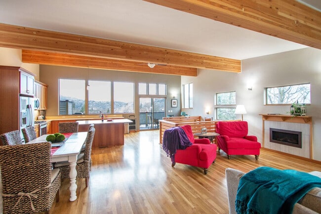 property at 1522 Lincoln St