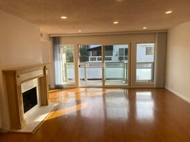 4200 Vía Dolce in Marina Del Rey, CA - Building Photo