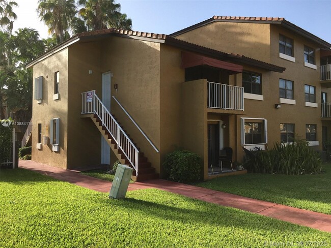 15650 SW 80th St-Unit -F-208 in Miami, FL - Building Photo - Building Photo