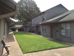 Madison Place in Tulsa, OK - Building Photo - Building Photo