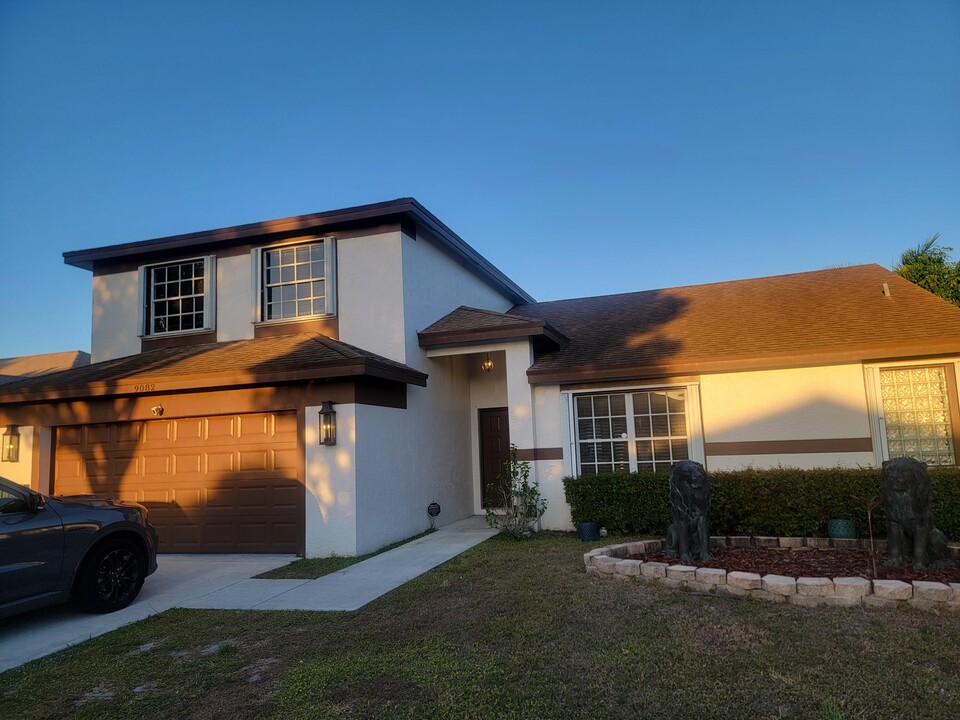 9082 Cavatina Pl in Boynton Beach, FL - Building Photo