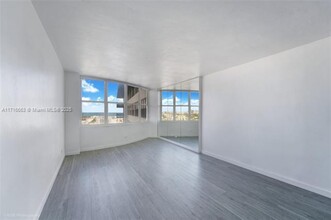 7441 Wayne Ave, Unit 14G in Miami, FL - Building Photo - Building Photo