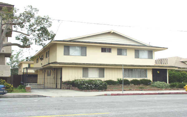 222 W Queen St in Inglewood, CA - Building Photo