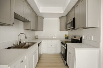 7904 Tampa Ave in Los Angeles, CA - Building Photo - Building Photo