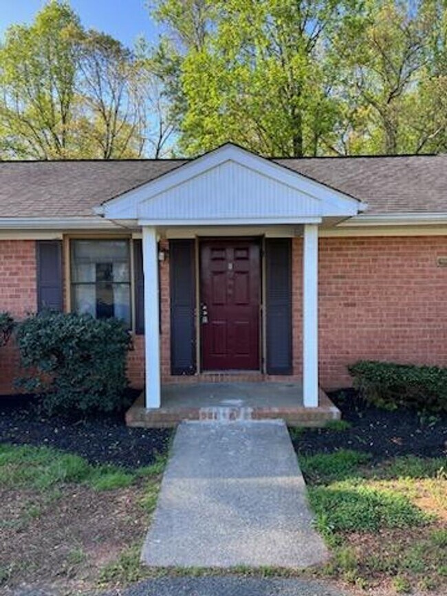 1440 5th St in Charlottesville, VA - Building Photo - Building Photo
