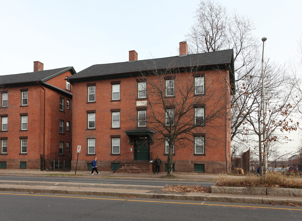 1846-1860 Main St in Hartford, CT - Building Photo