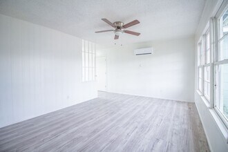 6106 Avenue R in Lubbock, TX - Building Photo - Building Photo